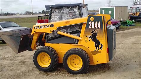 2044 skid steer oil|mustang 2044 skid steer problems.